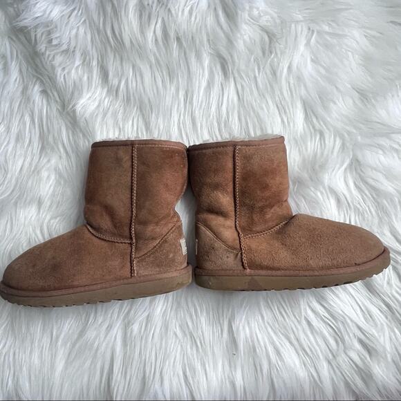 UGG Australia Little Kid’s Classic  Short Chestnut Boot Sz 3 - Picture 12 of 16